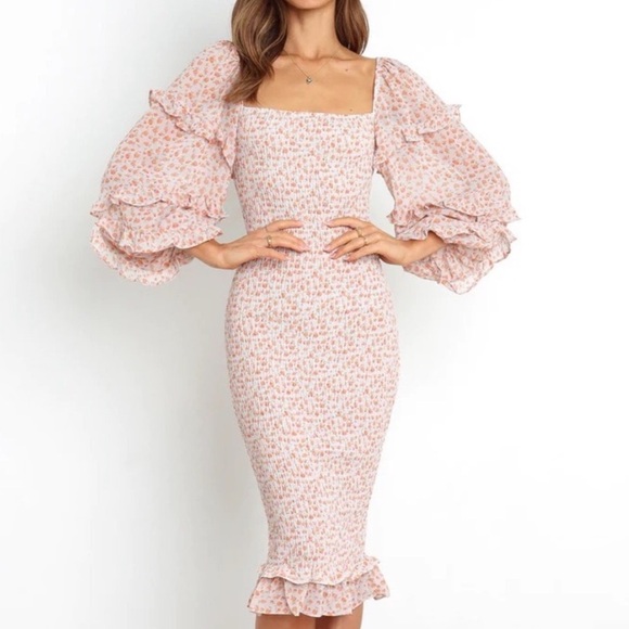 Petal And Pup Leia Square Neck Smocked Floral Midi Dress - Picture 1 of 14